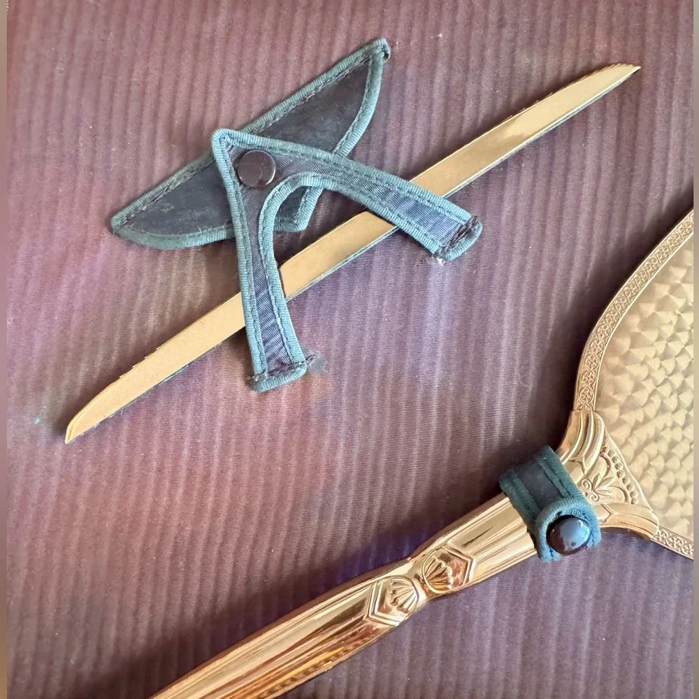 Vintage 1940s  Vanity copper and brass set.Missing comb.